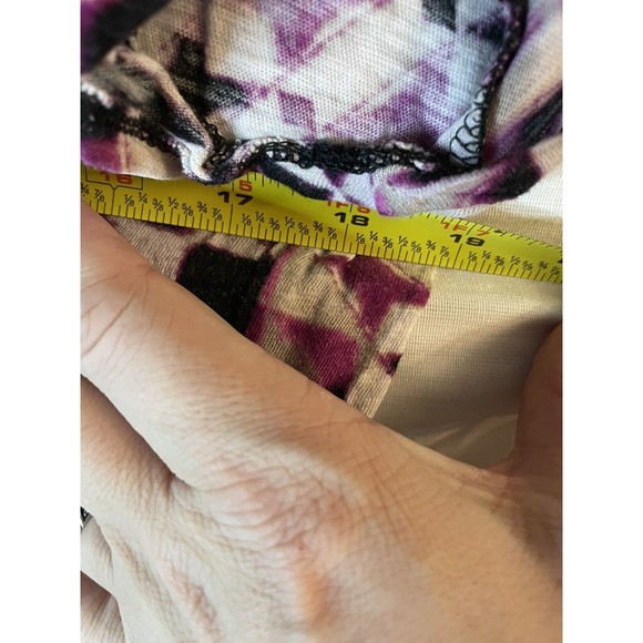 Daisy Fuentes Size XLarge Short Sleeve Shirt Purple Geometric Shapes - Picture 5 of 5